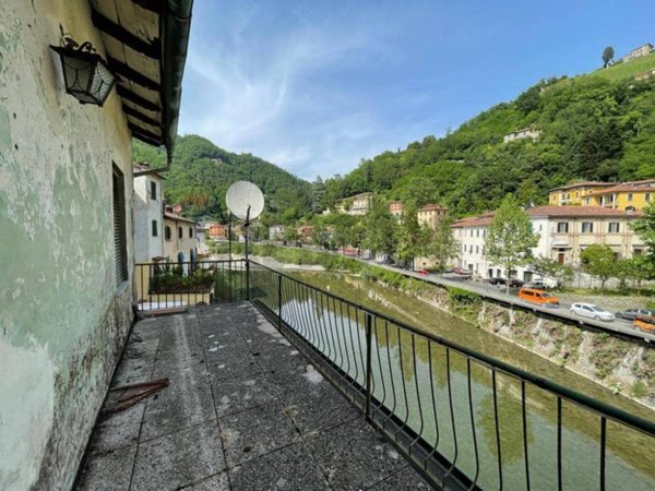 appartamento in vendita a Bagni di Lucca in zona Ponte a Serraglio