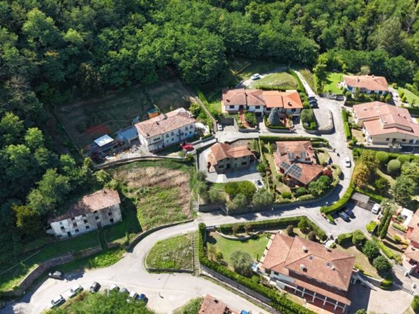 casa indipendente in vendita a Bagni di Lucca