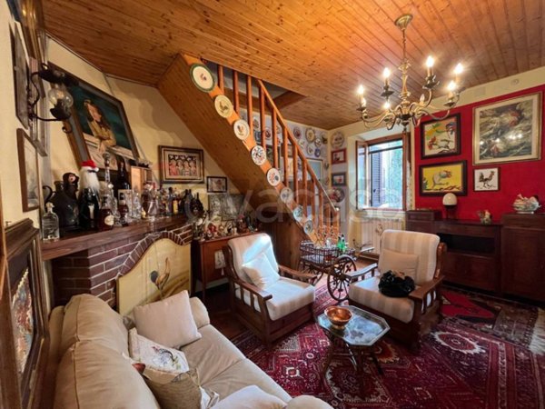 casa indipendente in vendita a Bagni di Lucca in zona Crasciana