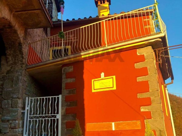 casa indipendente in vendita a Bagni di Lucca in zona Crasciana