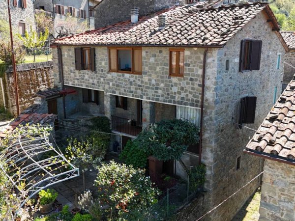 casa indipendente in vendita a Bagni di Lucca in zona Benabbio