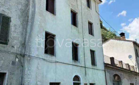 appartamento in vendita a Bagni di Lucca in zona Ponte a Serraglio