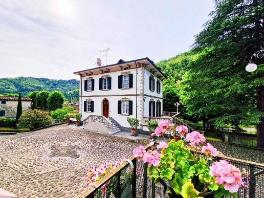 casa indipendente in vendita a Bagni di Lucca in zona La Villa