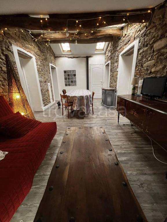 casa indipendente in vendita a Bagni di Lucca