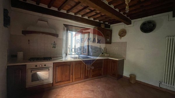 casa indipendente in vendita a Bagni di Lucca in zona San Cassiano di Controni