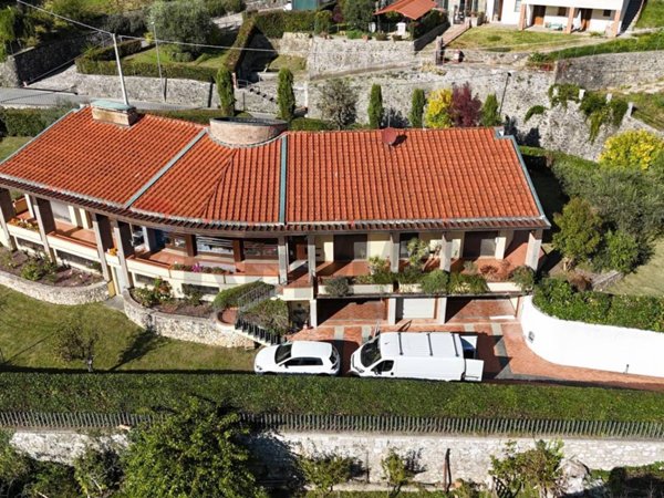 casa indipendente in vendita a Bagni di Lucca in zona La Villa