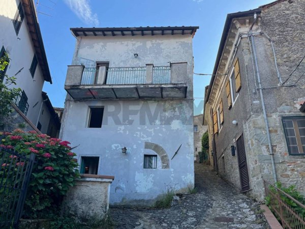 casa indipendente in vendita a Bagni di Lucca in zona Brandeglio