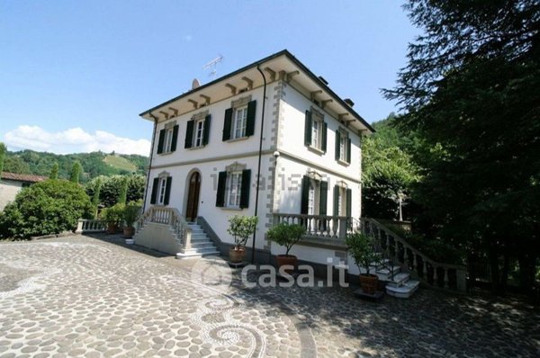 casa indipendente in vendita a Bagni di Lucca