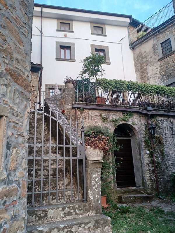 casa indipendente in vendita a Bagni di Lucca