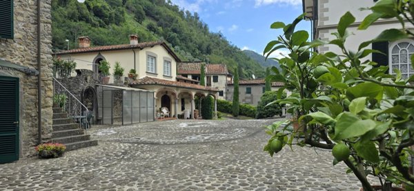 casa indipendente in vendita a Bagni di Lucca