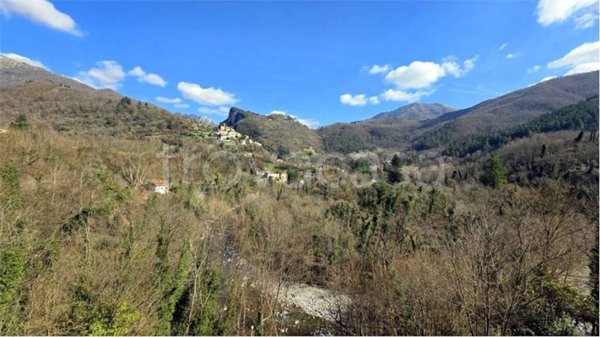 casa indipendente in vendita a Bagni di Lucca
