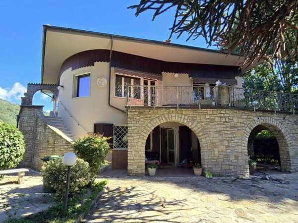 casa indipendente in vendita a Bagni di Lucca in zona La Villa