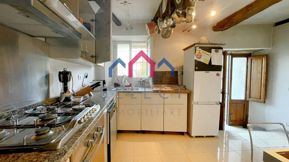 casa indipendente in vendita a Bagni di Lucca