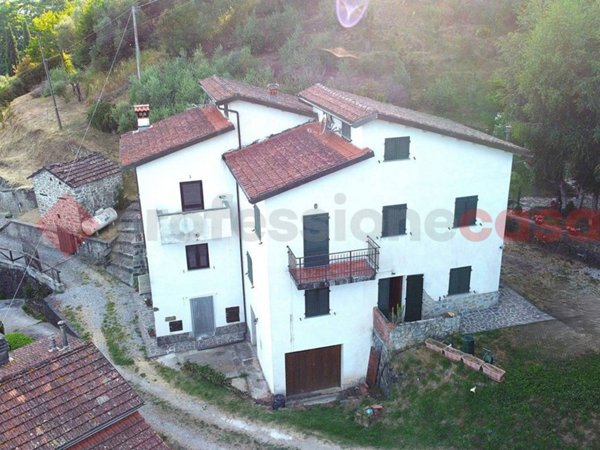 casa indipendente in vendita a Bagni di Lucca in zona Granaiola
