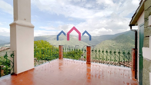 intera palazzina in vendita a Bagni di Lucca