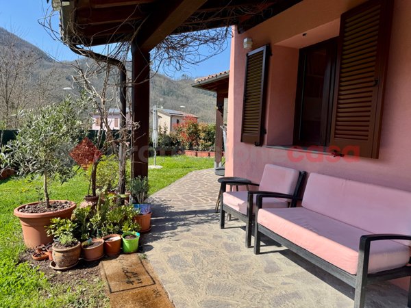 casa indipendente in vendita a Bagni di Lucca in zona La Villa