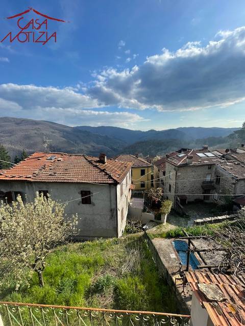 casa indipendente in vendita a Bagni di Lucca in zona San Cassiano di Controni