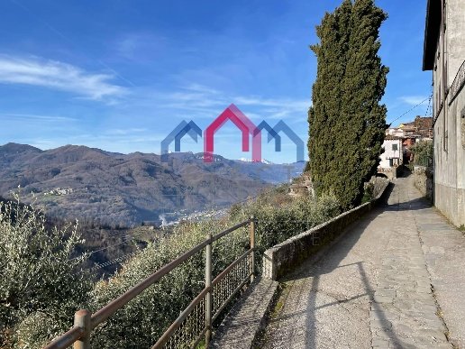 casa indipendente in vendita a Bagni di Lucca in zona Lugliano