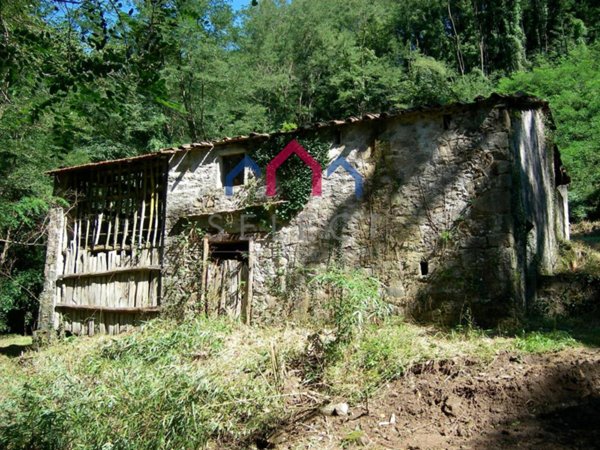 casa indipendente in vendita a Bagni di Lucca in zona Benabbio