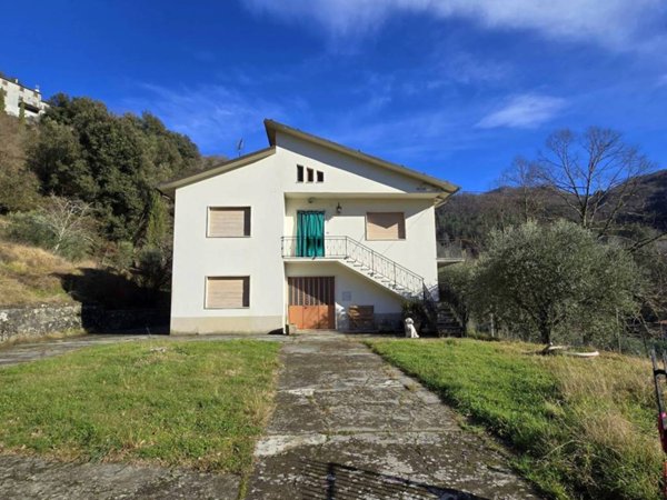 casa indipendente in vendita a Bagni di Lucca in zona La Villa