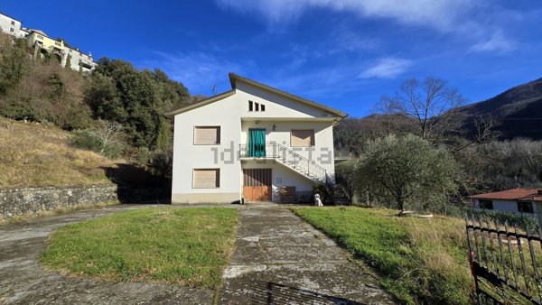 casa indipendente in vendita a Bagni di Lucca in zona La Villa