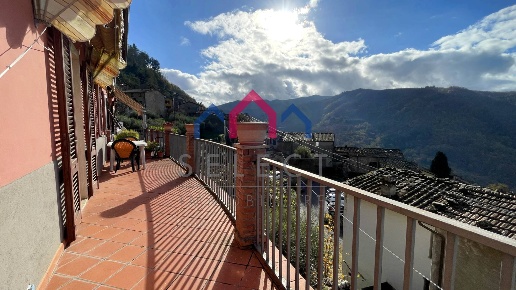 casa indipendente in vendita a Bagni di Lucca in zona Benabbio