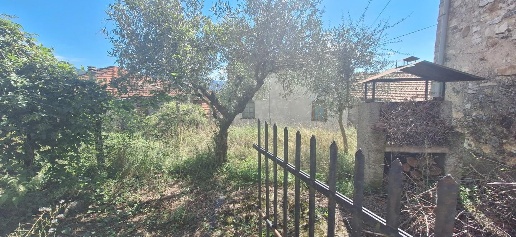 casa indipendente in vendita a Bagni di Lucca in zona San Cassiano di Controni