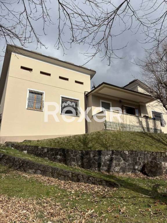 casa indipendente in vendita a Bagni di Lucca