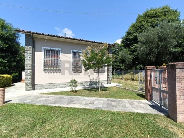 casa indipendente in vendita a Bagni di Lucca in zona Vico Pancellorum