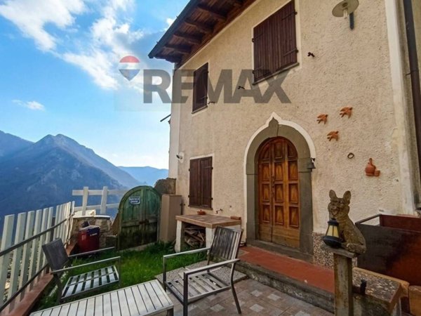 casa indipendente in vendita a Bagni di Lucca