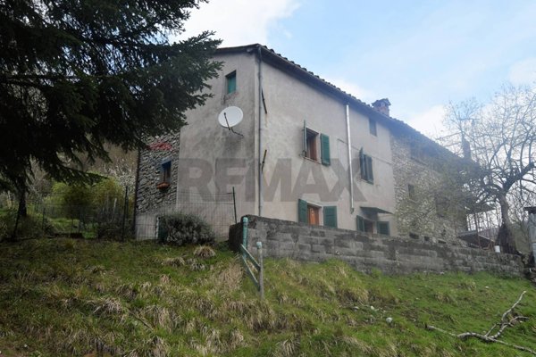 casa indipendente in vendita a Bagni di Lucca in zona Lucchio