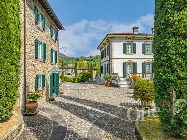 casa indipendente in vendita a Bagni di Lucca