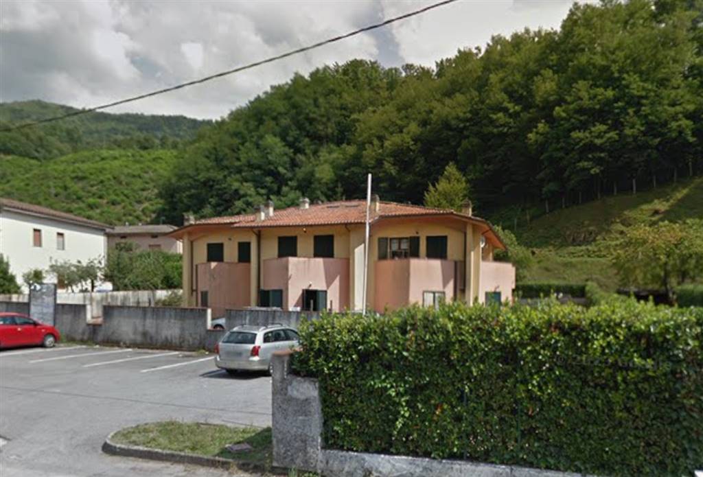 appartamento in vendita a Bagni di Lucca in zona Casabasciana