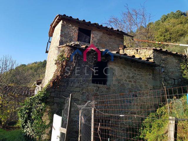 casa indipendente in vendita a Bagni di Lucca in zona Benabbio