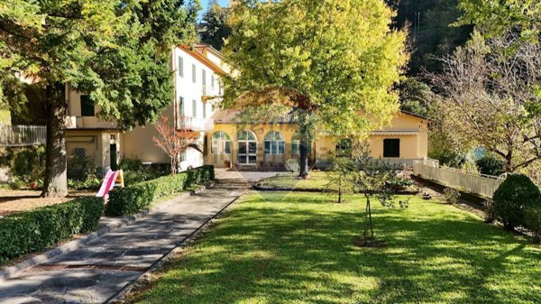appartamento in vendita a Bagni di Lucca in zona Ponte a Serraglio