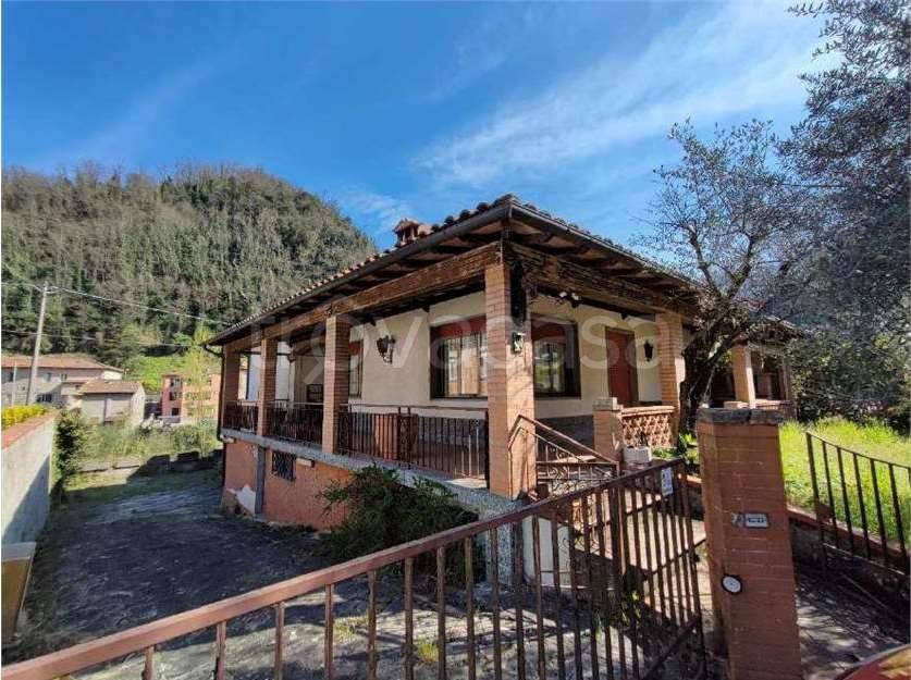 appartamento in vendita a Bagni di Lucca in zona Ponte a Serraglio