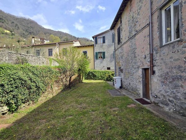 casa indipendente in vendita a Bagni di Lucca
