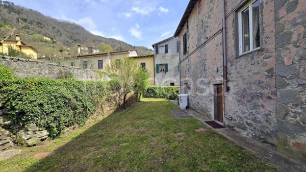 casa indipendente in vendita a Bagni di Lucca