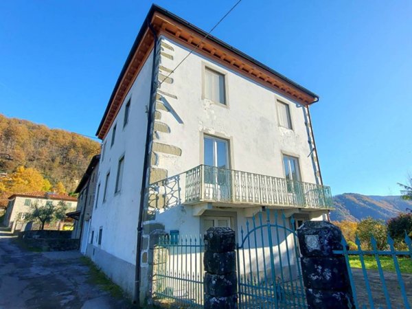 casa indipendente in vendita a Bagni di Lucca
