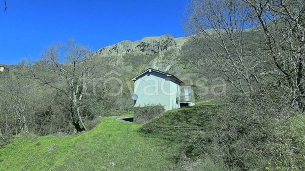 casa indipendente in vendita a Bagni di Lucca