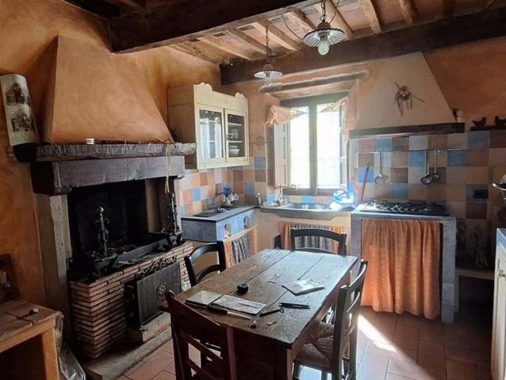 casa indipendente in vendita a Bagni di Lucca