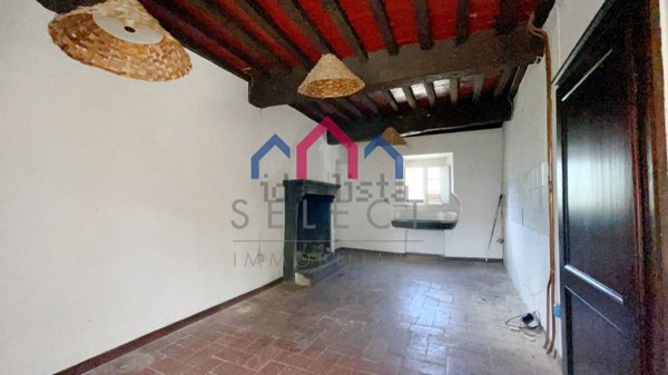 casa indipendente in vendita a Bagni di Lucca in zona Casabasciana