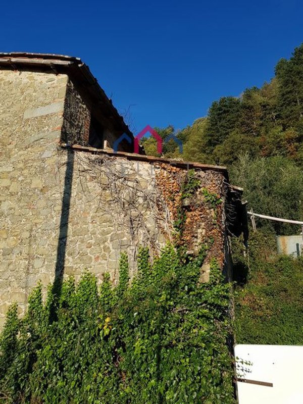 casa indipendente in vendita a Bagni di Lucca in zona Benabbio