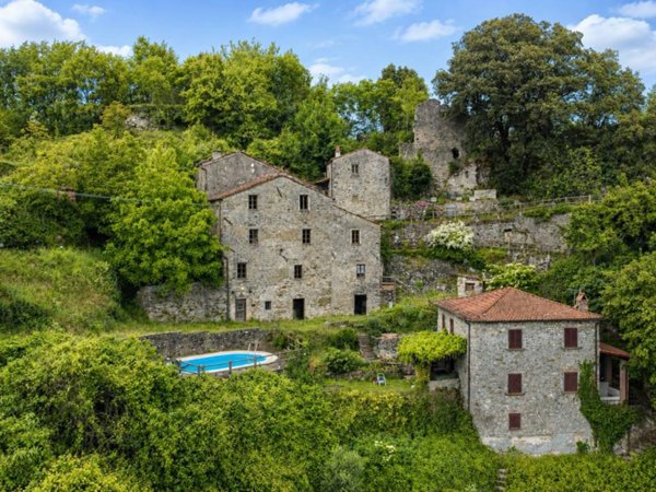 intera palazzina in vendita a Bagni di Lucca