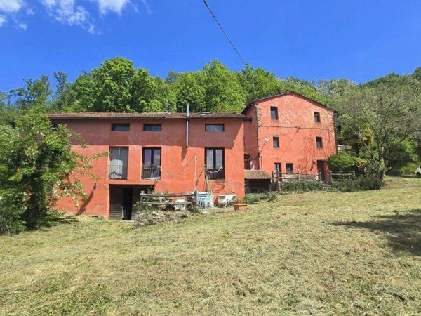 casa indipendente in vendita a Bagni di Lucca in zona Bagni Caldi