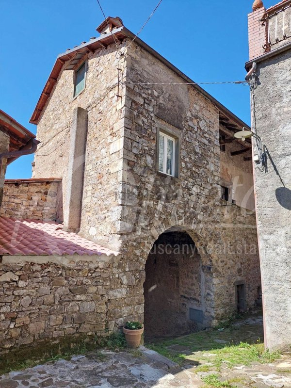 appartamento in vendita a Bagni di Lucca in zona San Cassiano di Controni