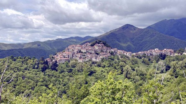 casa indipendente in vendita a Bagni di Lucca in zona Montefegatesi