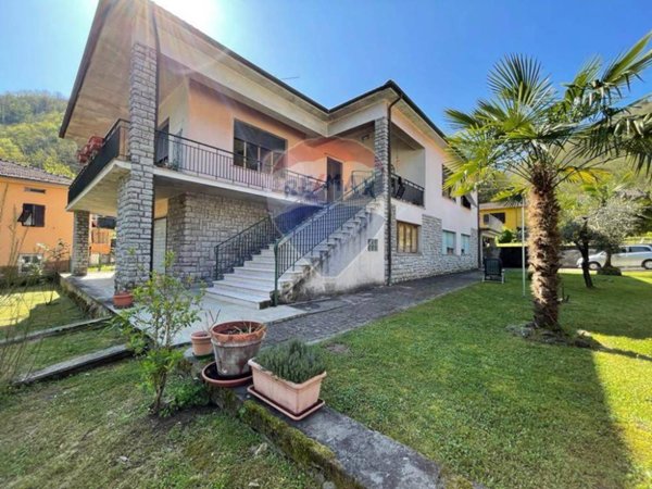 casa indipendente in vendita a Bagni di Lucca in zona Lugliano