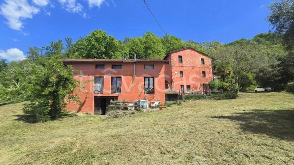 casa indipendente in vendita a Bagni di Lucca in zona Bagni Caldi
