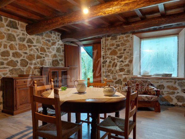 casa indipendente in vendita a Bagni di Lucca in zona San Cassiano di Controni